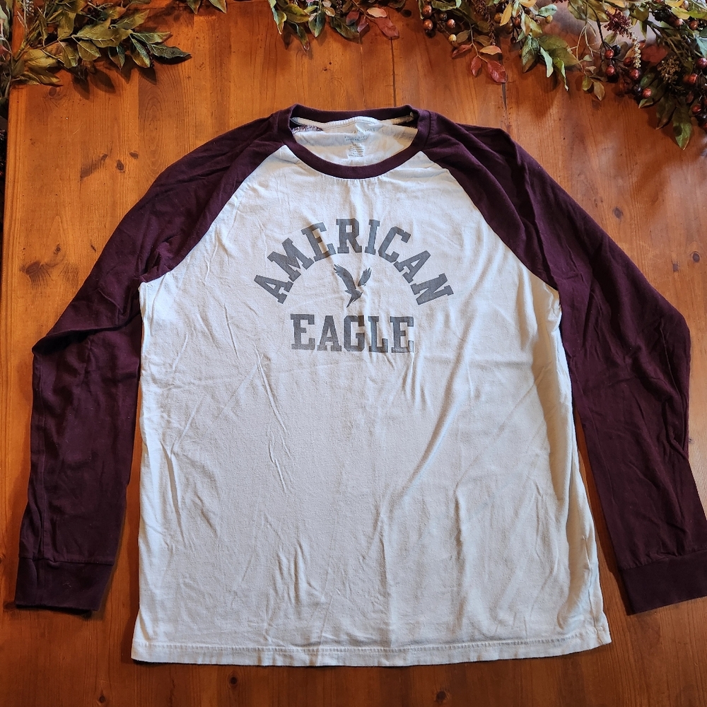 American Eagle Outfitters Men's White and Maroon Raglan Shirt Sz Large